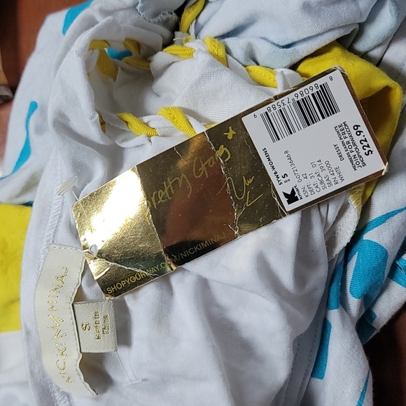 Size small for beach from Nicki  Mijac - Picture 4 of 4